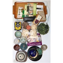 BOX WITH ASSORTED HOUSEHOLD ITEMS INCL CERAMIC