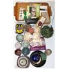 Image 1 : BOX WITH ASSORTED HOUSEHOLD ITEMS INCL CERAMIC