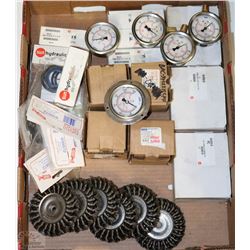 FLAT OF INDUSTRIAL PRESSURE GAUGES AND MORE