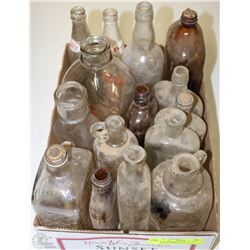 BOX OF ANTIQUES INCL GLASS BOTTLES (PEPSI, COCA