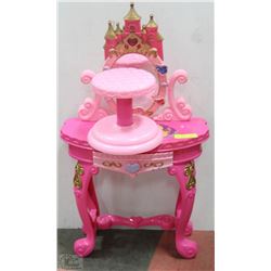 SMALL CHILDS/DOLL VANITY SET