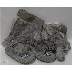 BOX W/PAIR OF BEADED  LADIES MUKLUKS - SIZE 9.5