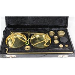 79) VINTAGE BRASS BALANCE SCALE IN OLD LEATHER