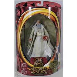 LORD OF THE RINGS SARUMAN THE WHITE WITH STAFF