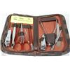 Image 1 : 10 PIECE MANICURE SET WITH CASE