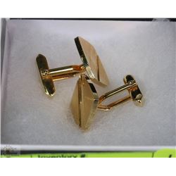 SET OF GOLD TONED CUFFLINKS