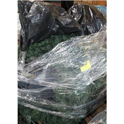 LARGE LOT OF CHRISTMAS DECORATIONS