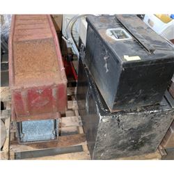 PALLET WITH RODENT TRAP, JACK STAND, CABLE WIRE, 2