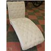 Image 1 : BEIGE CHAISE LOUNGE CHAIR