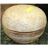 Image 1 : ORNATE CERAMIC LIDDED BOWL