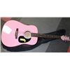 Image 1 : BEAVER CREEK GUITAR PINK WITH BAG CASE