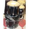 Image 1 : PEARL MAXIMUM 5PC DRUM KIT