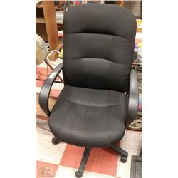 BLACK HIGH BACK OFFICE CHAIR