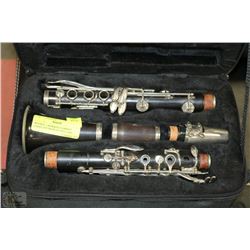 BOOSEY + HAWKES CLARINET COMPLETE MADE IN ENGLAND