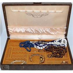 A VINTAGE JEWELLERY BOX W COSTUME JEWELLERY