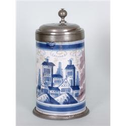 Fayencen - Steingut - Steinzeug : Walzenkrug. Fayence. Rötlicher Scherben, weiße Glasur. Bemalung in