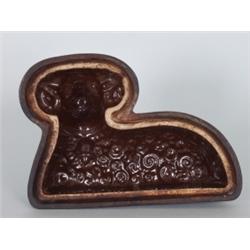 Fayencen - Steingut - Steinzeug : Backform. Braun glasierter Ton. Zweiteilige Lammform. 19. Jh. H: 1