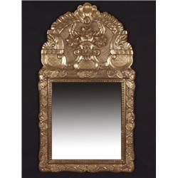 Möbel - Einrichtung : Barock-Spiegel. Holz geschnitzt und vergoldet. Rechteckiger, mit C-Schwüngen u