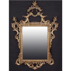 Möbel - Einrichtung : Rokoko-Spiegel. Holz geschnitzt und vergoldet. Von Rocaillen, Blüten und Blume