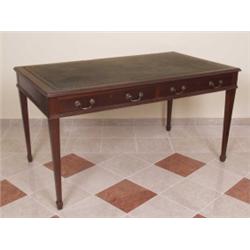 Möbel - Einrichtung : Bureau plat. Mahagoni. rechteckiger Zargenrahmen mit zwei Schubladen auf hohen
