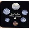 Image 2 : 1982 Canada Coin Set In Wooden Collectors Box