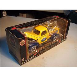 Golden Wheel - 1/18 Die Cast Metal 1940 Ford Replica Tow Truck
