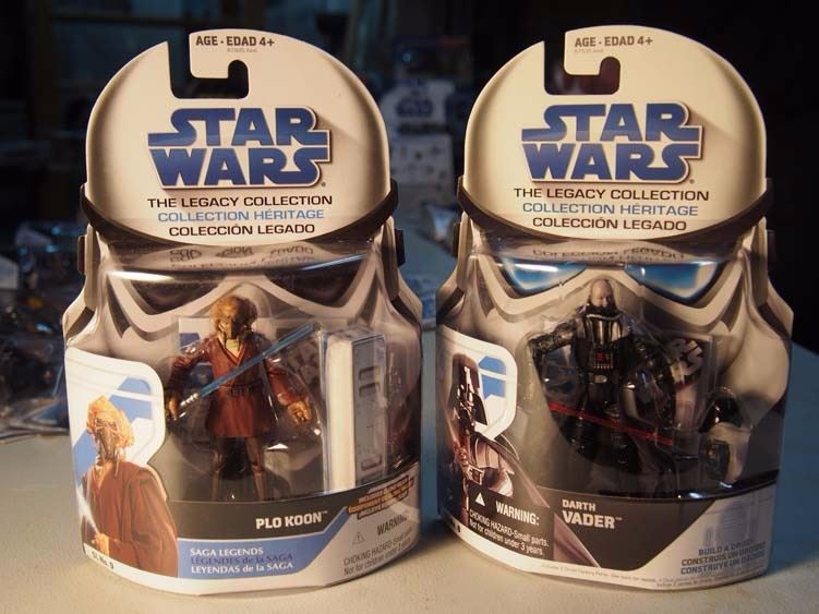 thumbnail image 2 of Hasbro Star Wars Legacy Collection 3.75 Inch Darth Maul BG-J38 BAF... 2 of 11