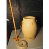 Image 2 : 5 Gal Medalta Butter Churn, Complete, Excellent Shape