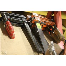 LOT OF METAL WOOD CLAMPS