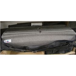 RETRACTABLE ADVERTISEMENT DISPLAY