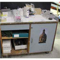 COLOR MIXING STATION WITH CUPBOARD