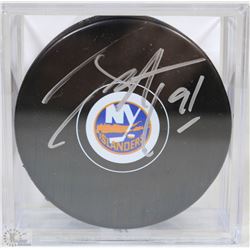 JOHN TAVARES SIGNED OFFICIAL NHL N.Y ISLANDERS PUC