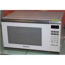 THE GENIUS MICROWAVE