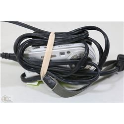 CYBERSHOT CAMERA WITH CHARGER 5MEGAPIXELS