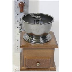 VINTAGE HAND GRINDER