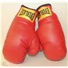 Image 1 : PAIR OF NEW EVERLAST PUNCHING GLOVES