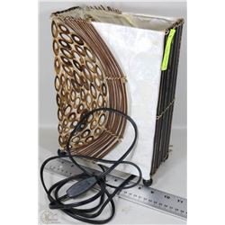 DECORATIVE TABLE LAMP LIKE SHELL SHADE