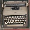 Image 1 : VINTAGE ON'S DELUXE TYPEWRITER WITH CASE