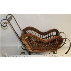 DECORATIVE MINI METAL AND WOODEN SLEIGH ORNAMENT
