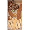 Image 1 : BOX W VINTAGE HAND CARVED WOODEN ITEMS