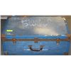 Image 1 : RETRO TRUNK WITH LEATHER HANDLES