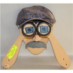 VINTAGE WOODEN FOLK ART - NOSEY NEIGHBOR 14"X14"