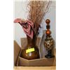 Image 1 : LOT OF 3 HOME DECOR ORNAMENTS INCL LARGE VASE