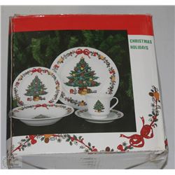 NEW CHRISTMAS 20 PIECE SET DISH WARE
