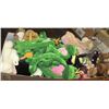 Image 1 : LARGE FLAT OF NEW STUFFED ANIMALS, SOME ARE