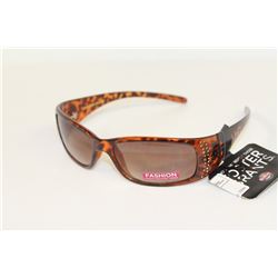 LADIES FOSTER GRANT SUNGLASSES