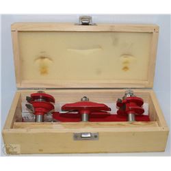 WOOD BOX WITH ROUTER BITS