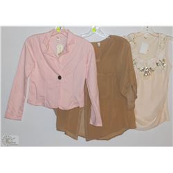 LOT OF 3 PIECES OF CLOTHING SIZED: ALL MEDIUM