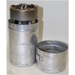 BACK PACKERS COLEMAN FUEL LANTERN WITH FUEL