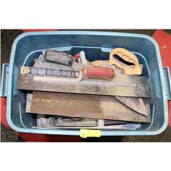 TOTE WITH TROWELS SOME NEW